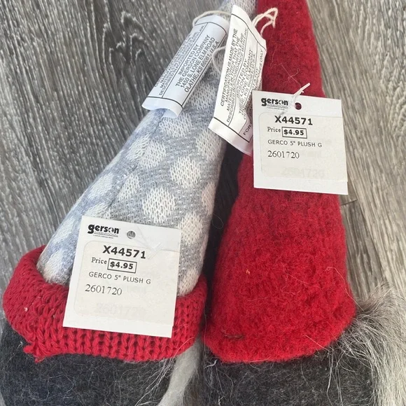 Christmas faux fur trees & Gnomes decors - total of 5 items- New W/ tags